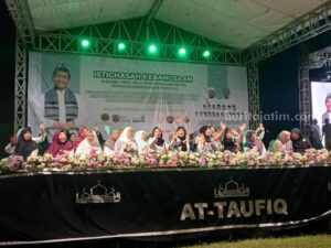 Istigasah kebangsaan di Sumenep bersama Mahfud MD (foto: Temmy/ beritajatim)