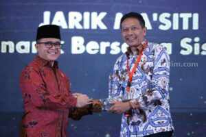 Tebalkan Predikat Kota Inklusif, Kota Malang Bawa Pulang Penghargaan Piagam Pelayanan Publik
