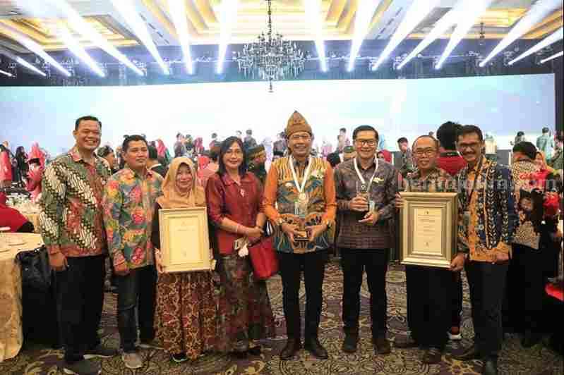 Pj Wali Kota Malang terima penghargaan