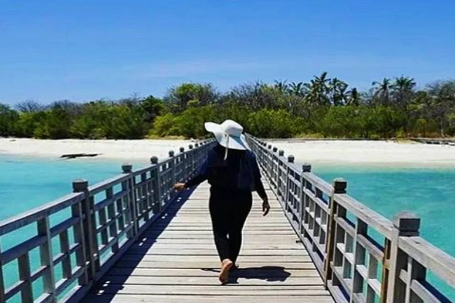 5 Pulau Kecil di Jawa Timur yang Sangat Memukau Pulau di Jawa Timur