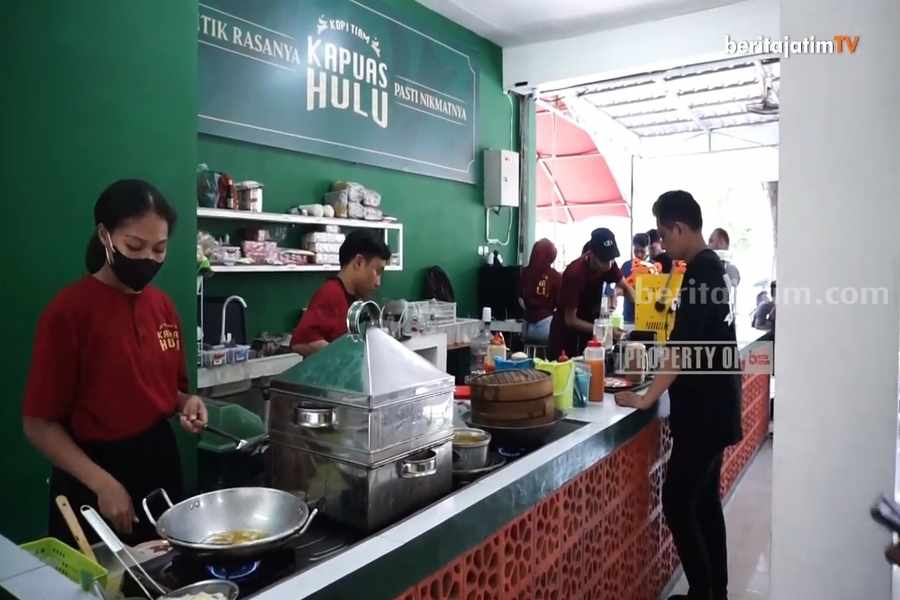 Kopitiam Kapuas Hulu, Makanan Khas Pontianak di Surabaya Foto: Kopi Tiam Kapuas Hulu. (YouTube/BeritaJatim TV).