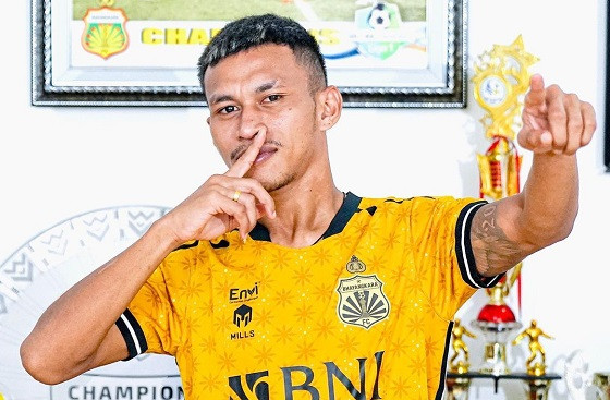 Osvaldo Haay akan memperkuat Bhayangkara FC pada putaran kedua Liga 1 musim 2023/2024. Foto: Instagram Osvaldo Haay