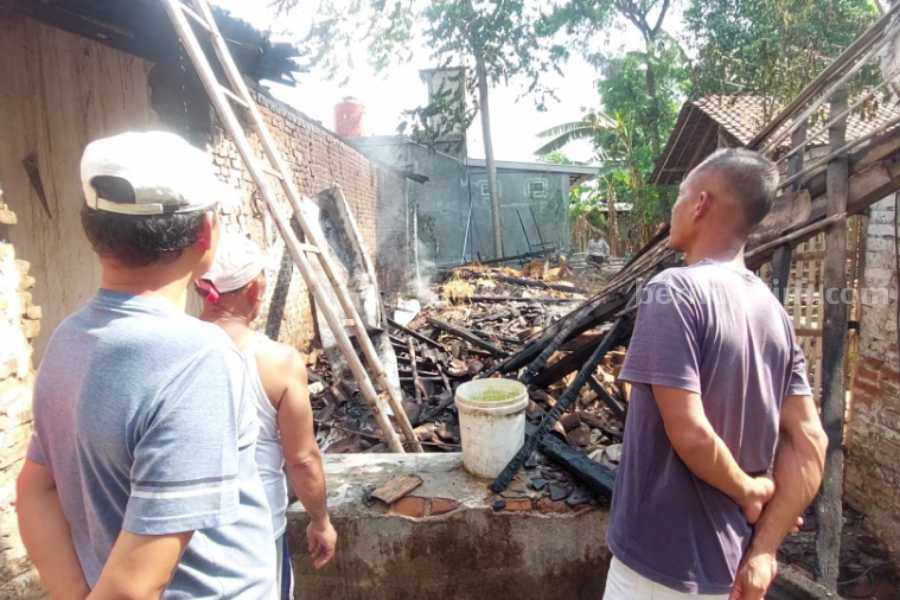 Kondisi rumah Sayem di Desa Kenongomulyo, Nguntoronadi, Magetan usai terbakar pada Kamis (2/11/2023).