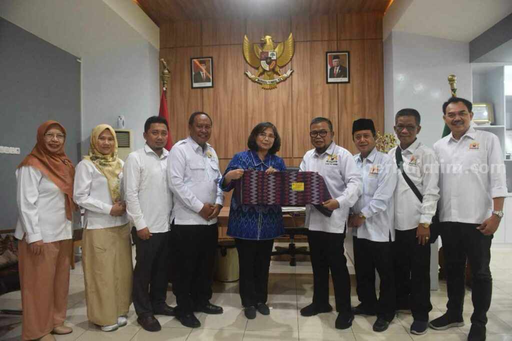 Pj Wali Kota Kediri Zanariah Terima Audiensi KADIN WhatsApp Image 2023-11-09 at 12.28.28_11zon