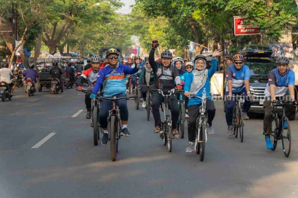 Dinkes Kota Kediri Kampanye Cegah Stunting Melalui Gowes WhatsApp Image 2023-11-10 at 19.59.00_11zon