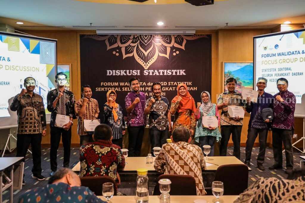 Diskominfo Kota Kediri Ajak Seluruh OPD Diskusi Satu Data WhatsApp Image 2023-11-10 at 20.24.11