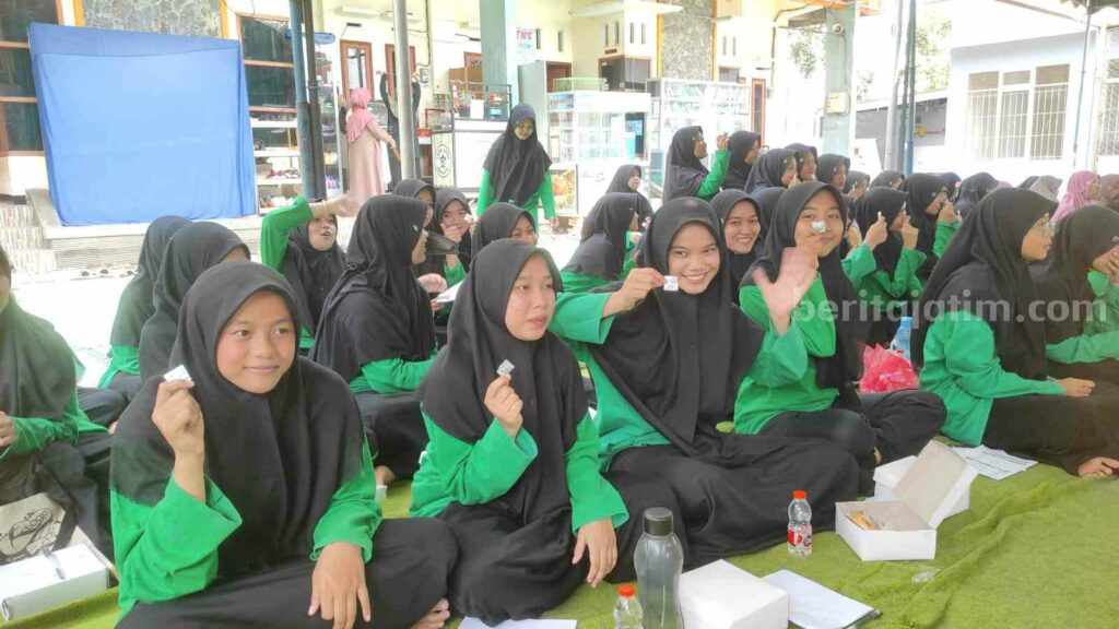 Cegah Stunting, Dinkes Kota Kediri Beri Santriwati Tablet Tambah Darah