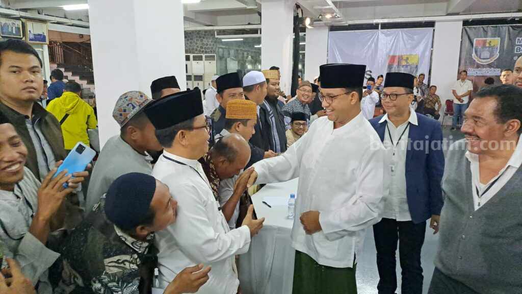 Anies Baswedan Terima Resolusi dari Kiai Kampung di Seluruh Indonesia