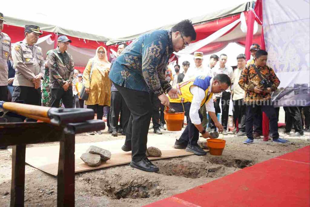 Bupati Kediri Targetkan Jembatan Jongbiru Bisa Dilewati 2024