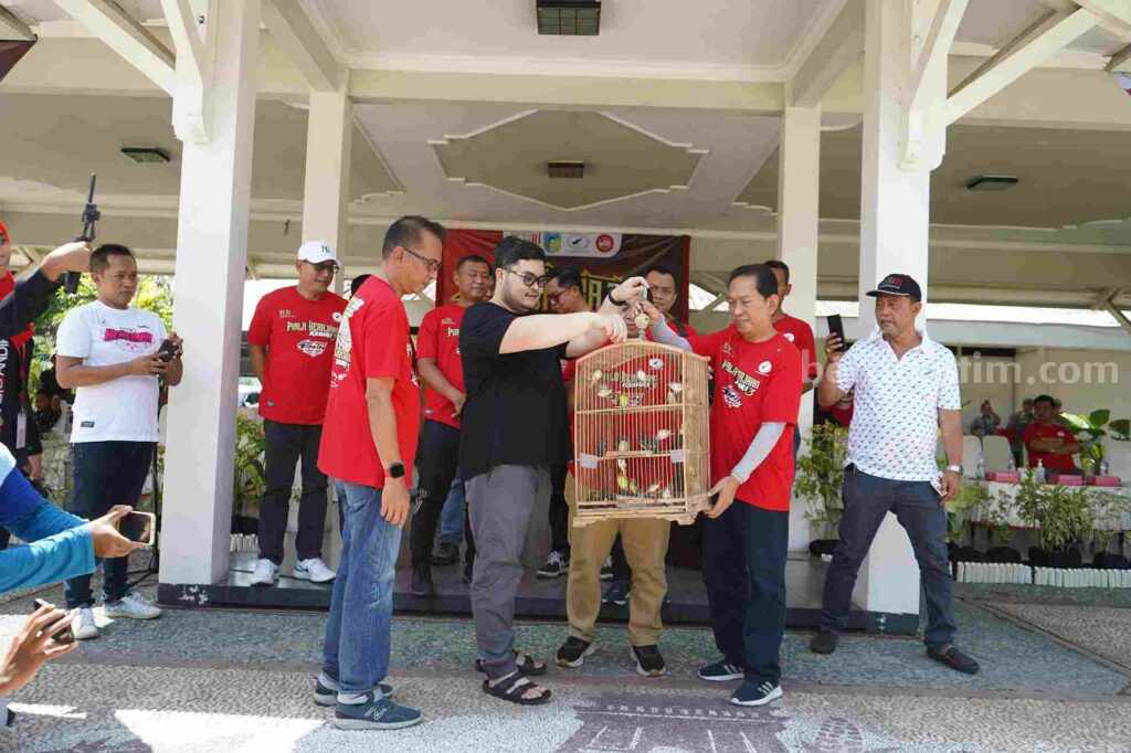 Mas Dhito: Beritahu Jika Ada Satwa Burung Butuh Treatment
