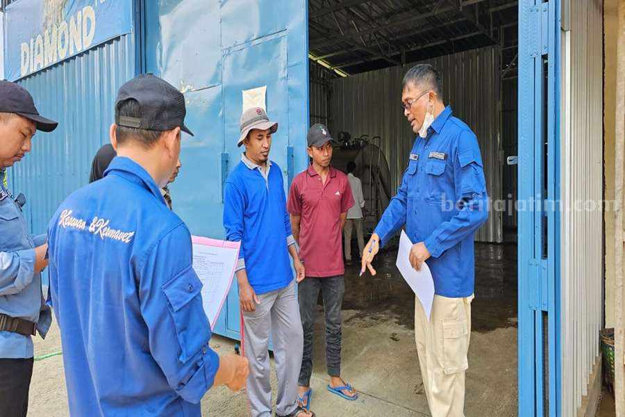 Disperta Kabupaten Probolinggo saat mendatangi pengusaha kelas menengah.
