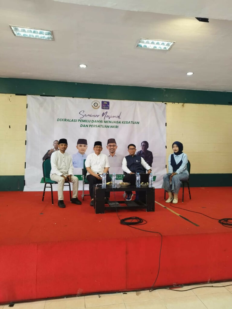 Kegiatan forum mahasiswa PTKI/PTKIN se-Nusantara bertajuk Deklarasi Pemilu Damai Tahun 2024 di UINSA Surabaya.