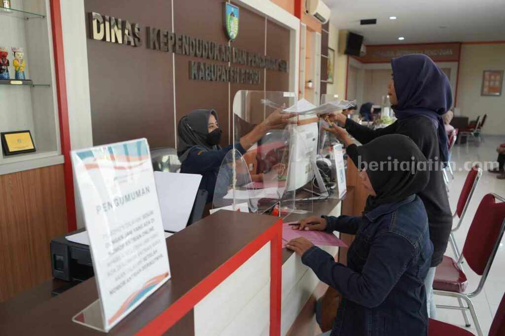 Dispendukcapil Kabupaten Kediri Tingkatkan Perekaman e-KTP d81fb485-0f83-4f94-befd-815c1ffd2ce6_11zon