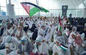 Ribuan Muslim Sumenep Istigasah untuk Palestina di Bandara Trunojoyo palestina