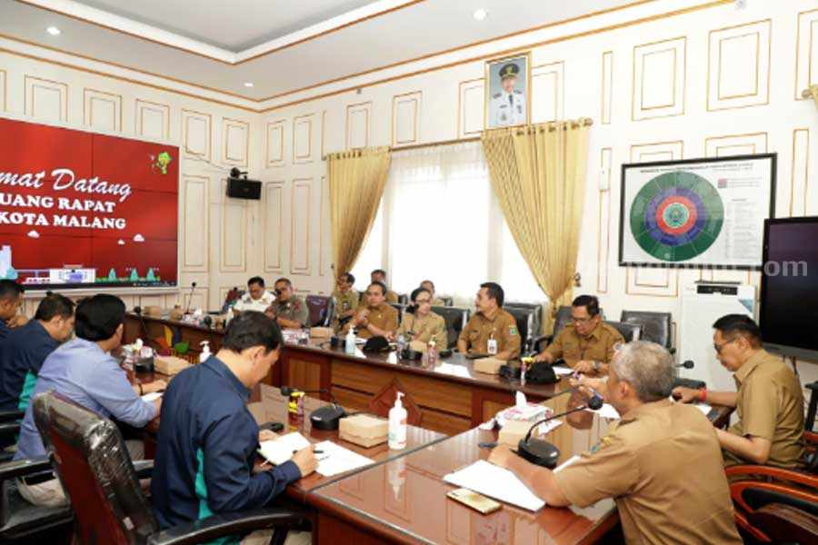 Rapat penghentian sementara proyek Water Treatmen Plan. (Prokompim Kota Malang)