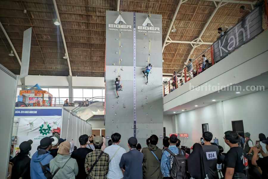 EIGER Jaring Bakat Muda Atlet Panjat Tebing Mapala se-Jatim panjat tebing a