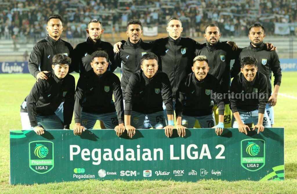 Caption : Tim Persela Lamongan yang mampu comeback melawan Persekat Tegal di Stadion Surajaya Lamongan.