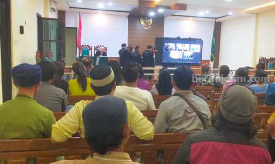 Serang Ranah Pribadi, Jaksa Tegur Kuasa Hukum Pengusaha Jombang sidang