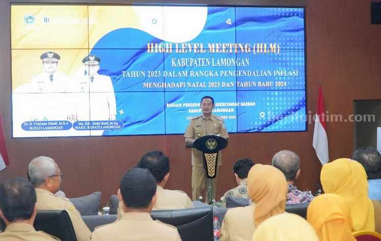 Bupati Lamongan Yuhronur Efendi saat memberikan pemaparan dalam kegiatan High Level Meeting (HLM).