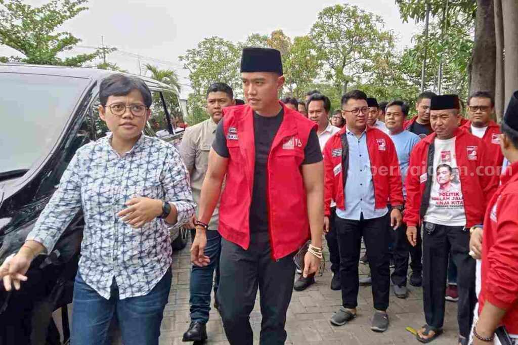 Hadir ke Lamongan, Kaesang Sebut Warga Jangan Pilih Gibran Jika Tak Berkenan Ketum DPP PSI, Kaesang Pangarep saat menghadiri acara dialog kebangsaan di RM Aqila, Kecamatan Deket, Lamongan.