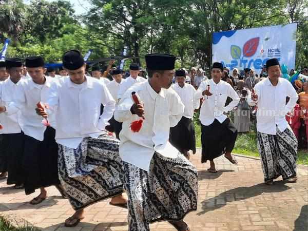 Festival Pesisir, HCML Tanam 3.000 Pohon di Pulau Giliyang Sumenep Tari sintung di Festival Pesisir HCML