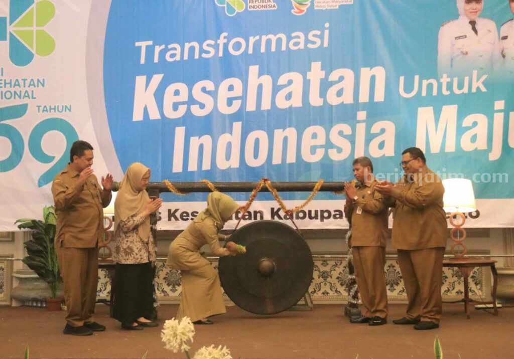 Bupati Mojokerto Ikfina Fahmawati saat menghadiri peringatan HKN di salah satu hotel di Kota Mojokerto. [Foto : ist]