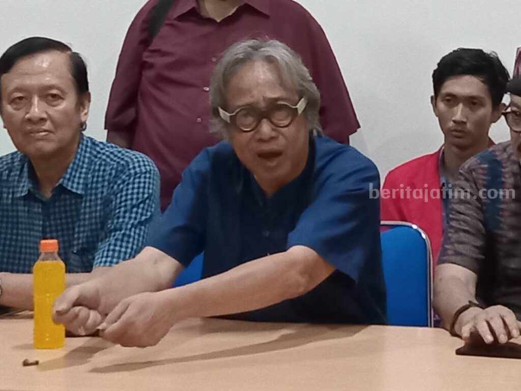 Butet Kertaredjasa saat di Untag Surabaya.