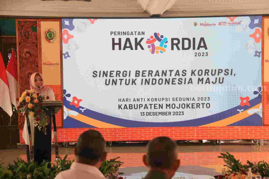Bupati Mojokerto Ikfina Fahmawati Puncak peringatan Hakordia di Pendopo Graha Maja Tama (GMT), Pemkab Mojokerto. [Foto : ist]