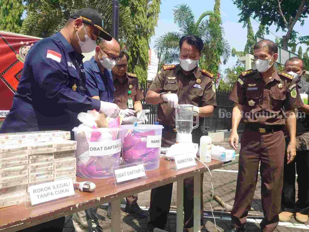 Rokok Ilegal Dominasi Barang Bukti yang Dimusnahkan Kejari Bojonegoro kejari bojonegoro