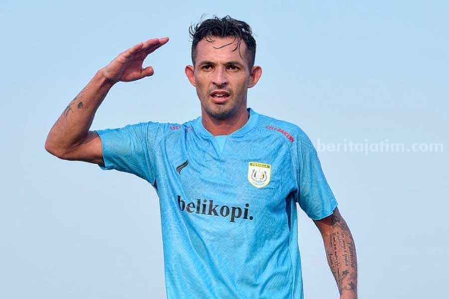 Foto Silvio Escobar pemain Persela Lamongan yang dikabarkan absen.