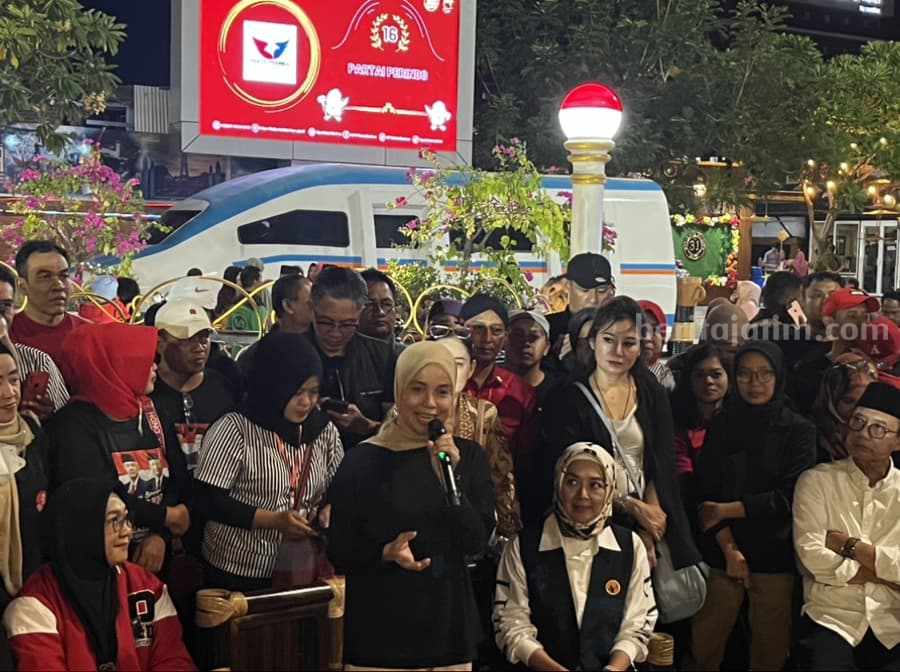 Antusias Sambut Siti Atikoh di Kota Madiun, Warga: Calon Ibu Negara