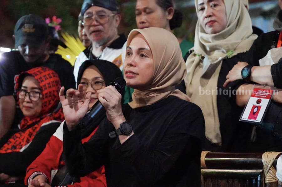 Siti Atiqoh Kampanyekan Ganjar-Mahfud di Kota Madiun, Serap 3 Aspirasi Siti Atikoh