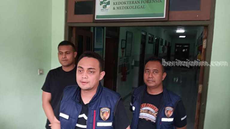 Pembunuhan dengan Pisau Menancap di Mulut, Pelaku Ditangkap Polres Gresik Kasatreskrim Polres Gresik AKP Aldhino Prima Wirdhan
