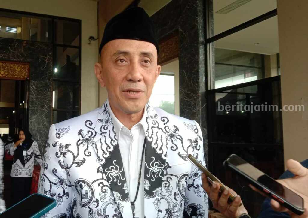 Pj Bupati Bangkalan, Arief M Edie (Foto: Zamachsari/beritajatim.com)