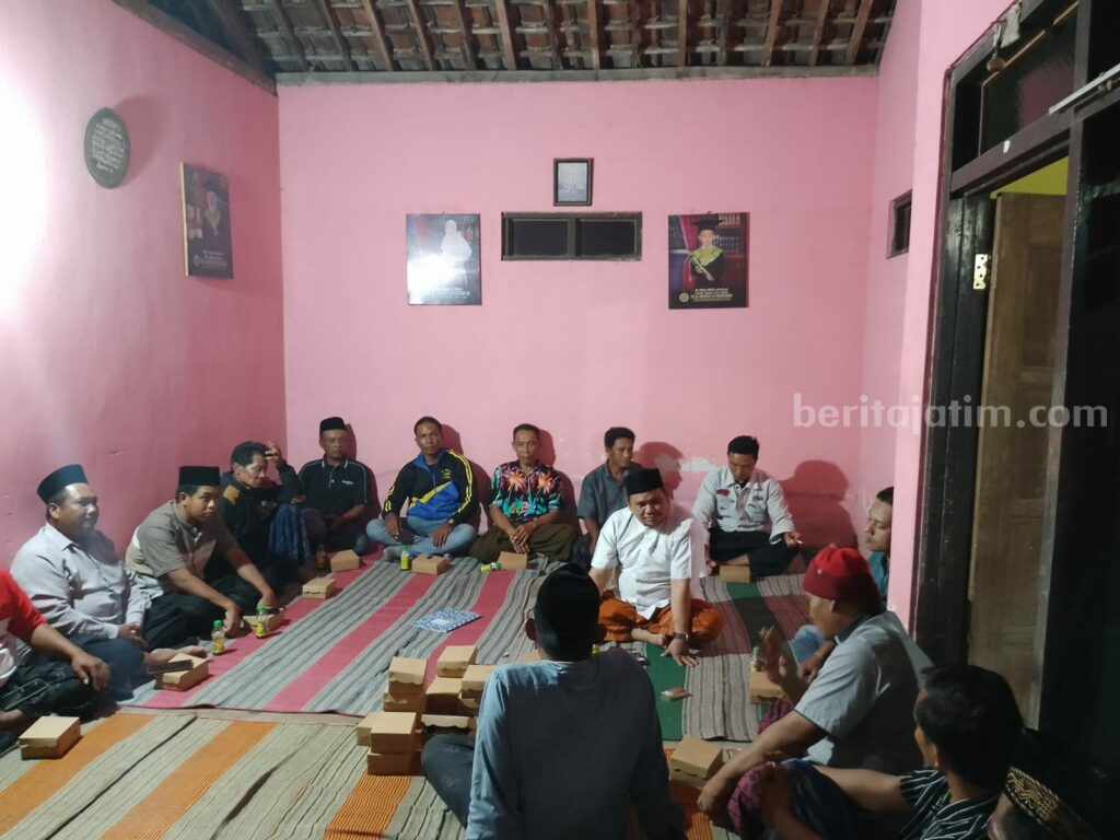 Luqman Indra Laksono, Caleg PDIP Kabupaten Blitar, bertemu dengan ratusan warga