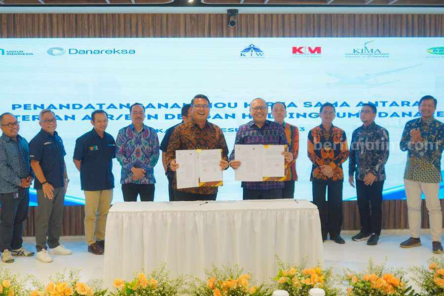 PT SIER Teken MoU dengan Kementerian ATR/BPN Sekjen Kementerian ATR/BPN Suyus Windayana, Dirut PT Danareksa Yadi Jaya Ruchandi dan Dirut PT SIER Didik Prasetiyono