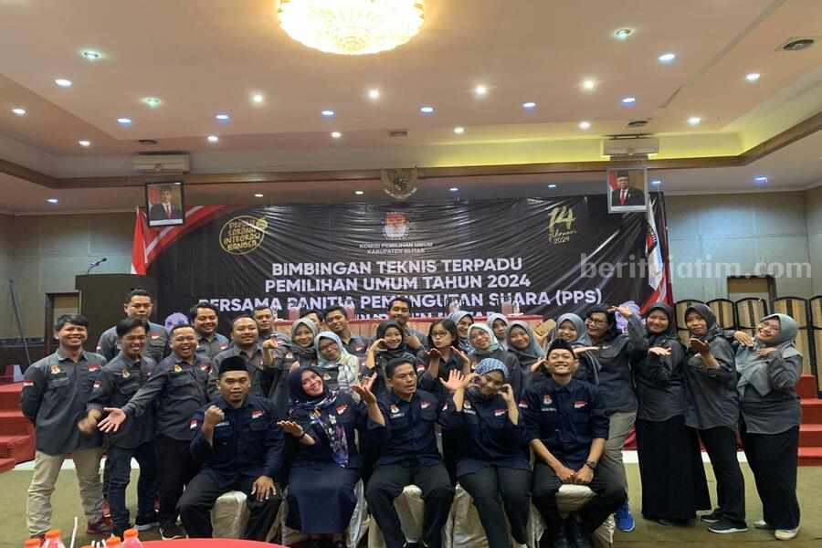 Caption foto : Rapat Koordinasi KPU Kabupaten Blitar.