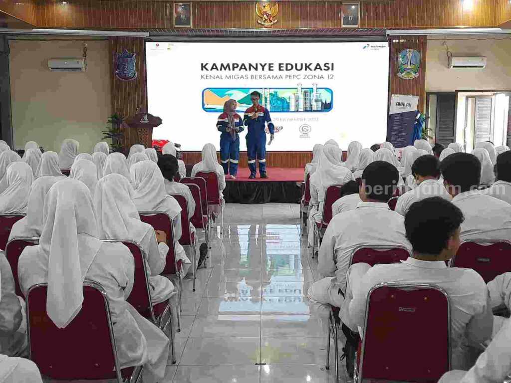 PT Pertamina EP Cepu (PEPC) Zona 12 saat melakukan kampanye dunia migas di sekolah.
