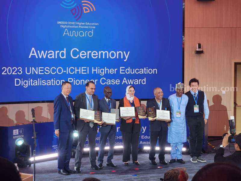 ITS Surabaya menerima penghargaan dari UNESCO.