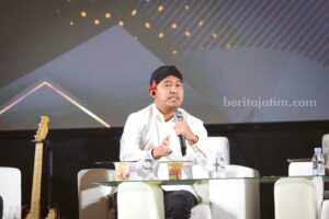 Fauzi: Belum Sah ke Madura Kalau Belum ke Pulau Gili Iyang Bupati Sumenep, Achmad Fauzi Wongsojudo.