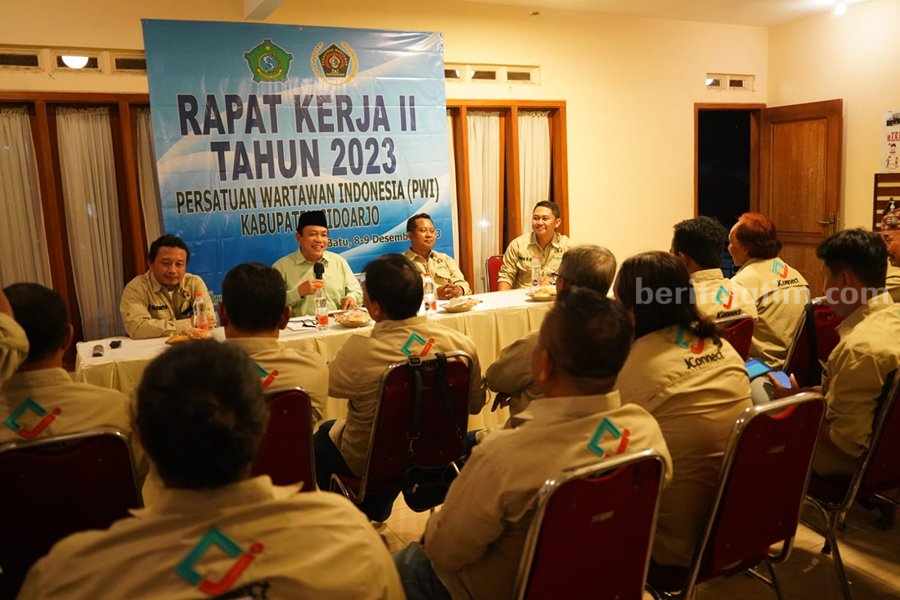 Ketua DPRD Minta PWI Sidoarjo Bantu Wujudkan Sidoarjo Gemilang Rapat Kerja (Raker) II Tahun 2023 Persatuan Wartawan Indonesia (PWI) Kabupaten Sidoarjo.