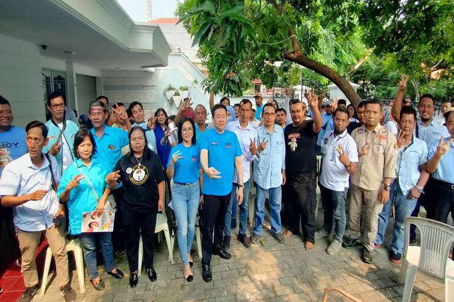 Relawan LOGIN Surabaya