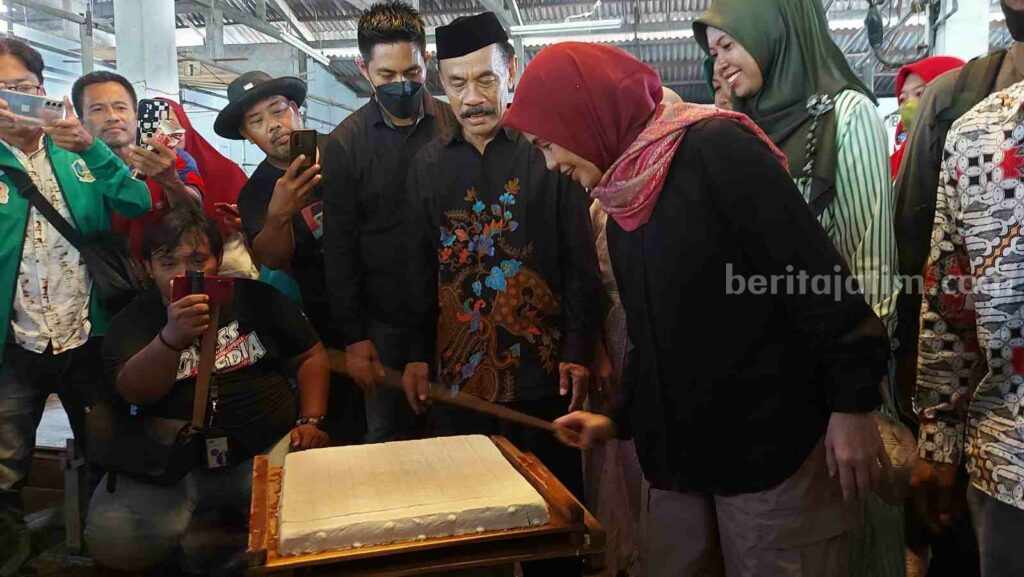 Siti Atiqoh Ganjar Blusukan di Pabrik Tahu Gresik Siti Atikoh