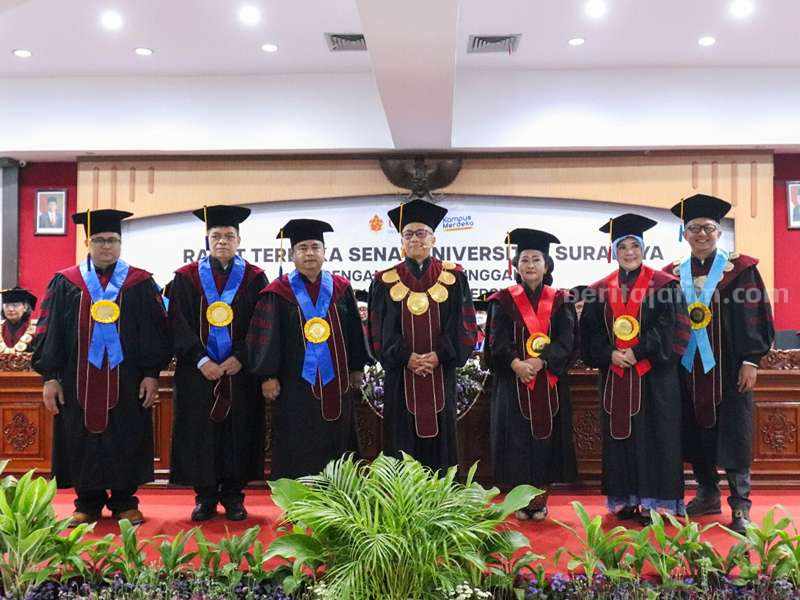 Ubaya Kukuhkan 6 Guru Besar Baru Berbagai Bidang Ilmu Ubaya mengukuhkan 6 guru besar baru.
