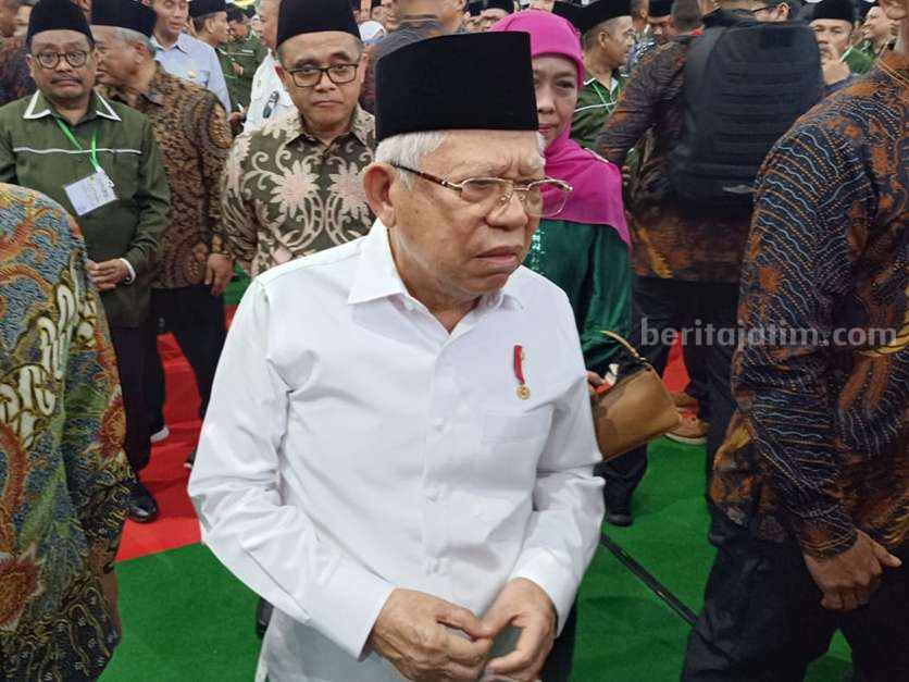 Wapres RI: Debat Pilpres 2024 Menarik, Seru dan Lebih Hidup Wapres RI Ma'ruf Amin menghadiri Pelantikan dan Musykerwil ISNU Jatim di GOR Basket Unesa, Surabaya.