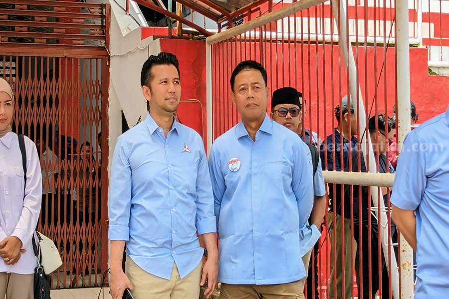 Ketua Demokrat Jatim Emil Dardak dan Ketua TKD Prabowo-Gibran Jatim Boedi Prijo