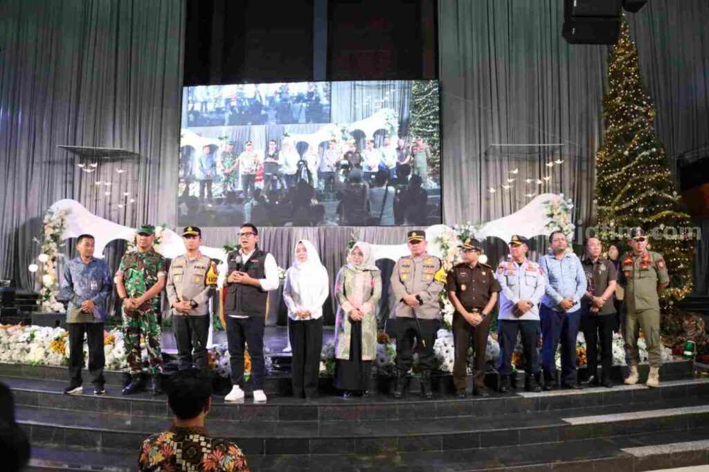 Caption : Forkopimda Mojokerto Raya saat cek gereja di sejumlah wilayah di Mojokerto Raya. [Foto : ist]