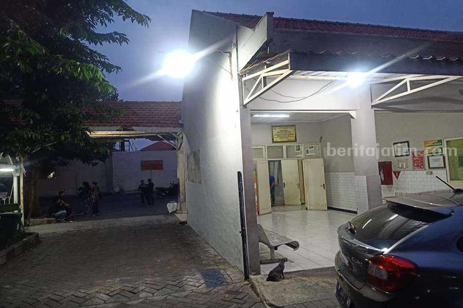 Fakta Baru, Satu Korban Lagi Tewas Tragedi Cruz Lounge and Bar Vasa Hotel Surabaya Bukan Musisi Kondisi kamar jenazah saat Indro menjalani autopsi, Selasa (26/12/2023) petang.