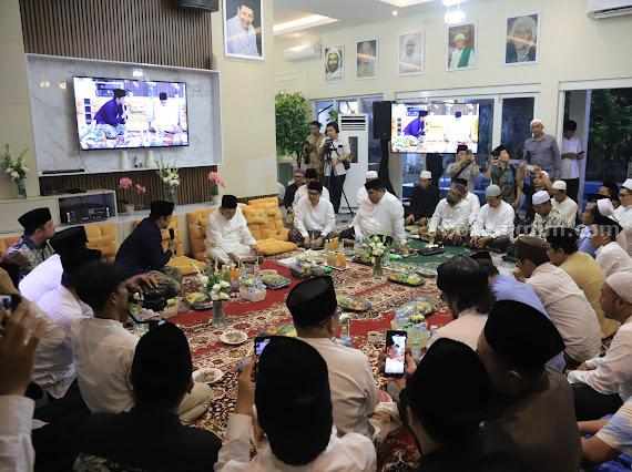Ini Nama 50 Ulama yang Ikut Habib Lutfi bin Yahya untuk Indonesia Maju Habib Lutfi bin Yahya dan beberapa ulama