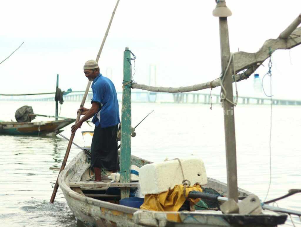 Kolaborasi LMI, Unair, dan BI, Berikan Pelatihan Nelayan Bangkalan Nelayan Bangkalan